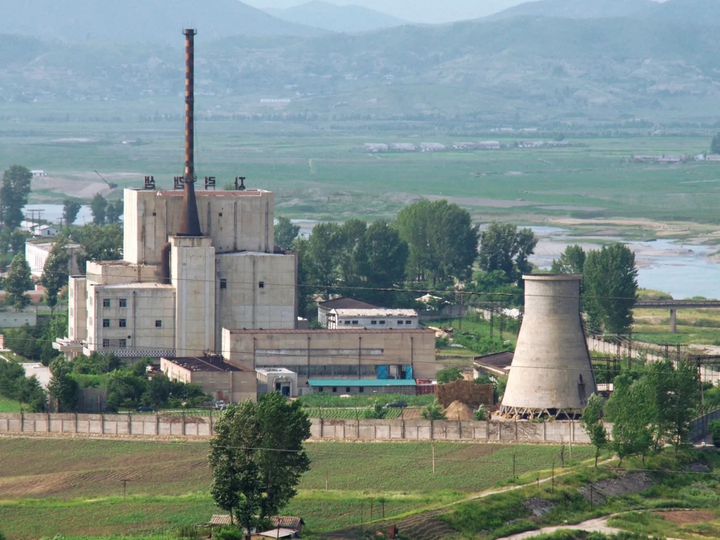 Põhja-Korea Yongbyon tuumaelektrijaam 2008. aastal.