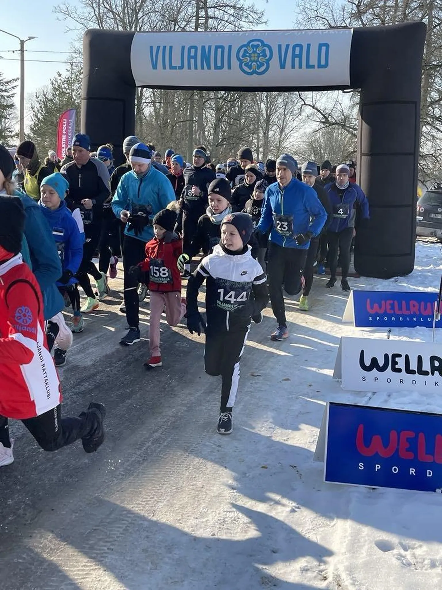Viljandi valla seeriajooks avati vabariigi aastapäeval Staieri talvejooksuga ja starti kogunes kõvasti üle saja osaleja.