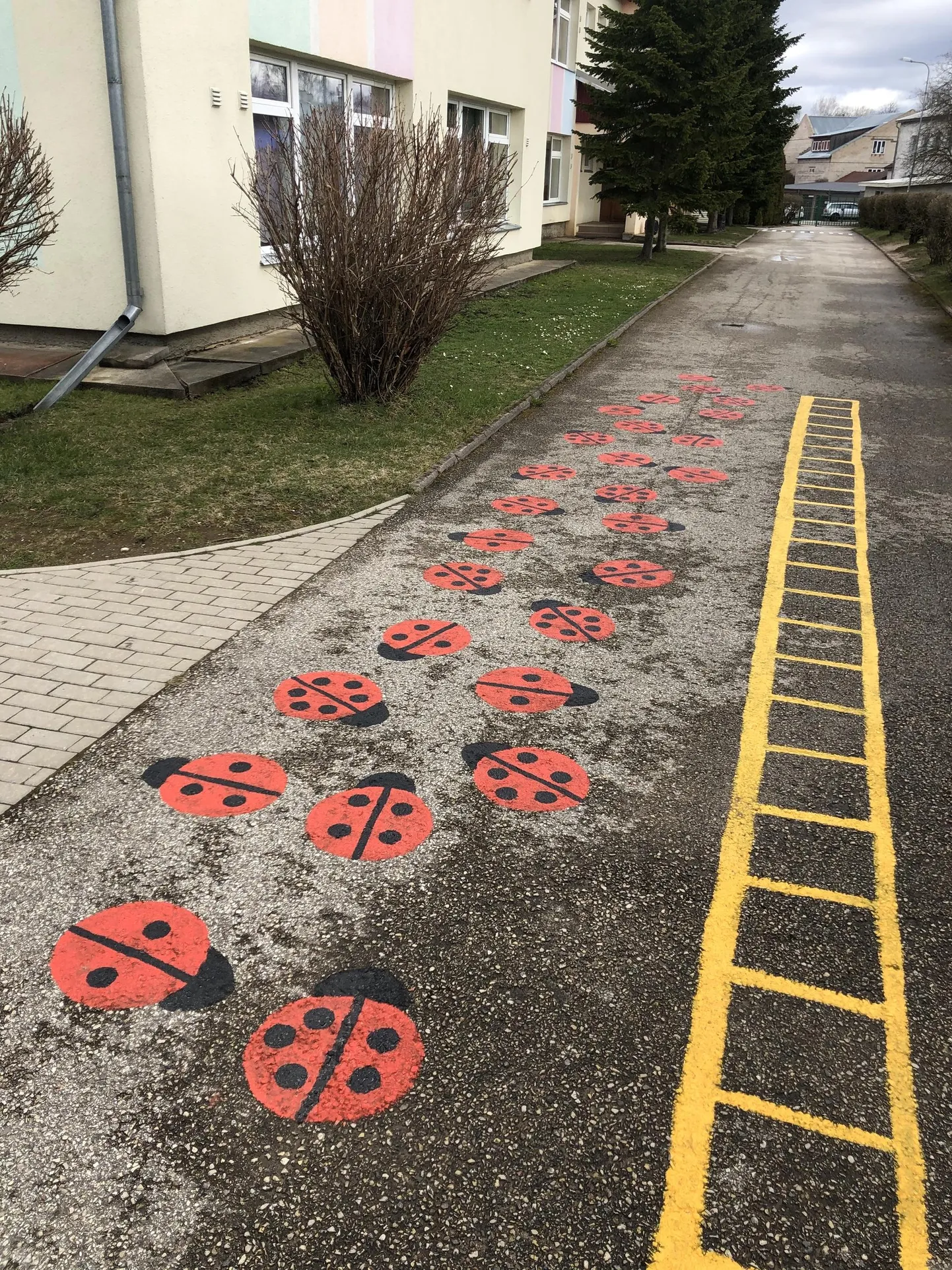 lasteaed meelitab lapsi liikuma.