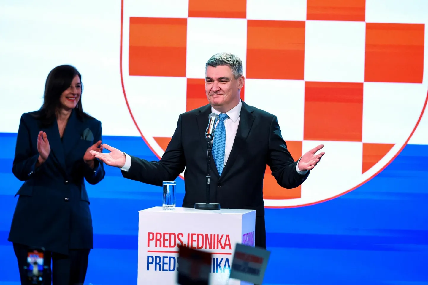 Horvaatia presidendiks tagasi valitud Zoran Milanović pühapäeval pärast esimeste valimistulemuste avalikustamist.