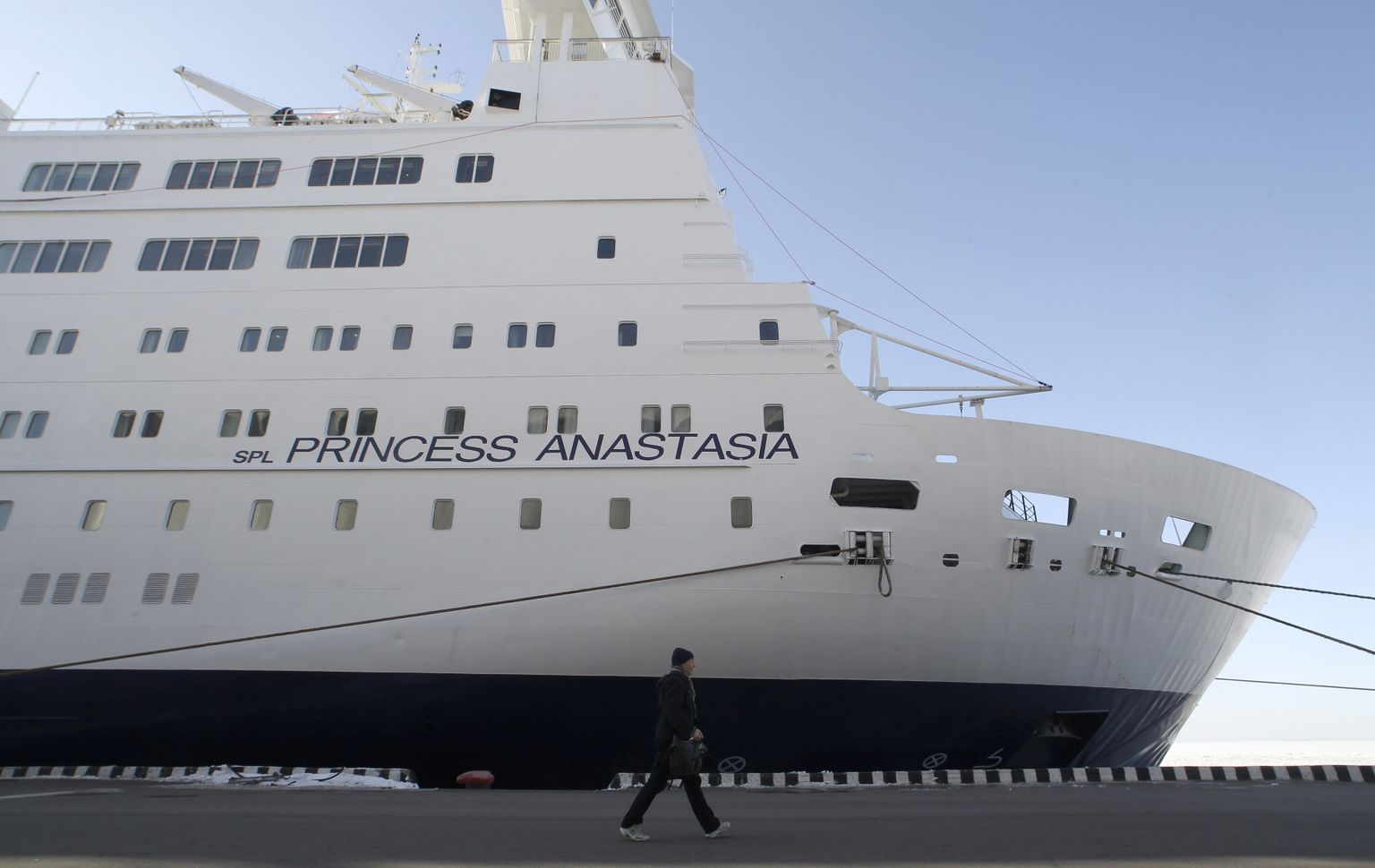 Kruiisilaev Princess Anastasia Peterburi sadamas