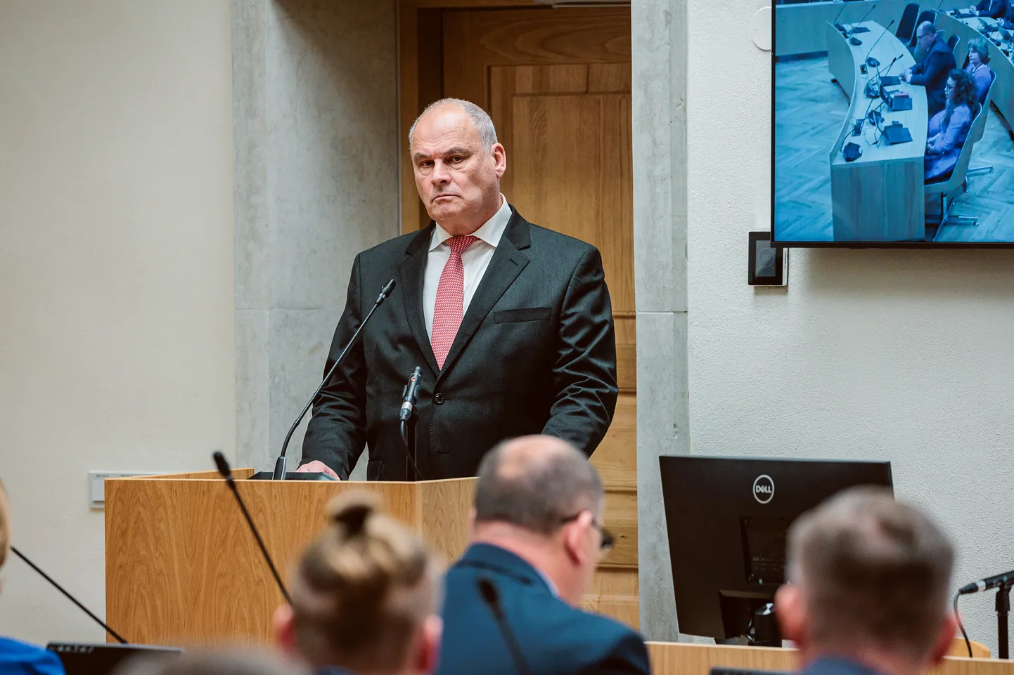 5. oktoobril Narva uueks linnapeaks valitud Jaan Toots asub ametisse kohe pärast seda, kui volikogu on linnavalitsuse uue koosseisu kinnitanud. Seda on kavas teha 19. oktoobril.