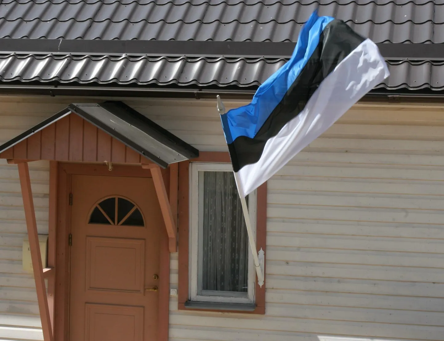 Ilmateenistus lubab esmaspäevaks tugevat tuult.