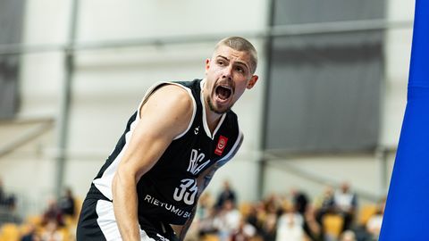 "VEF Rīga" Latvijas basketbola klasikā uzvar "Ventspili"