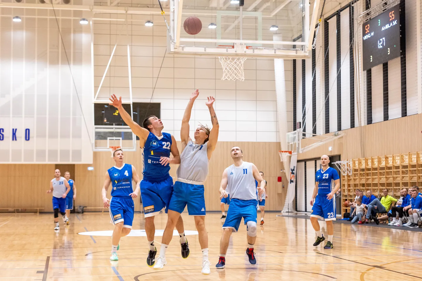 Viking Window meeskond on siiani Türi spordihoones mänginud vaid kohalikke meistrivõistluste mänge, esiliiga koosseis pole seal veel mõõtu võtnud.