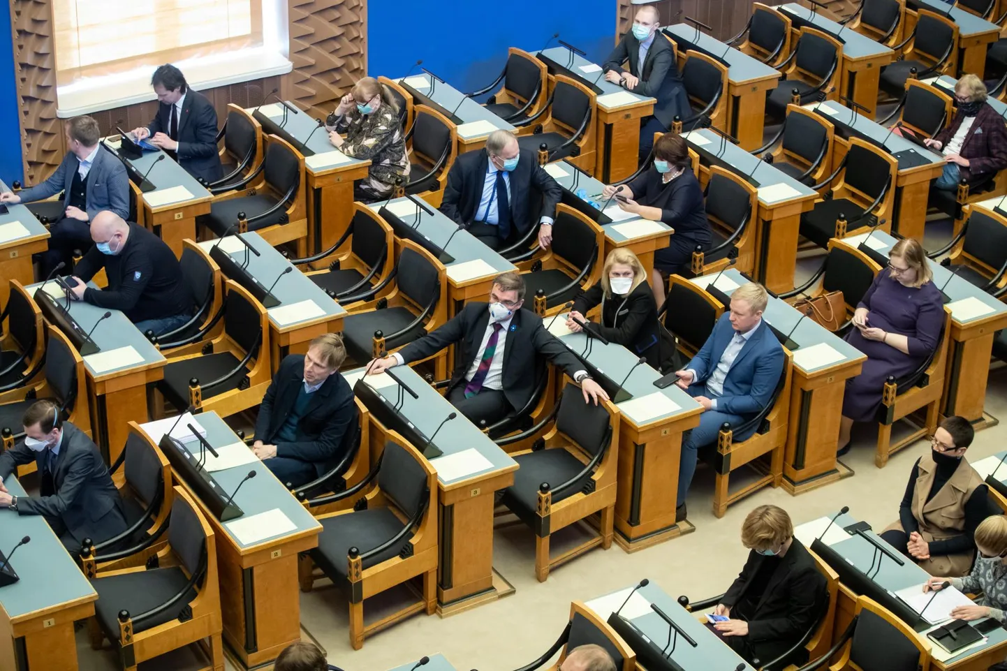 Peaminister andis eile riigikogule üle lisaeelarve.