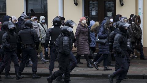 Valgevenes korraldati 10 päevaga üle 60 meediaga seotud läbiotsimise