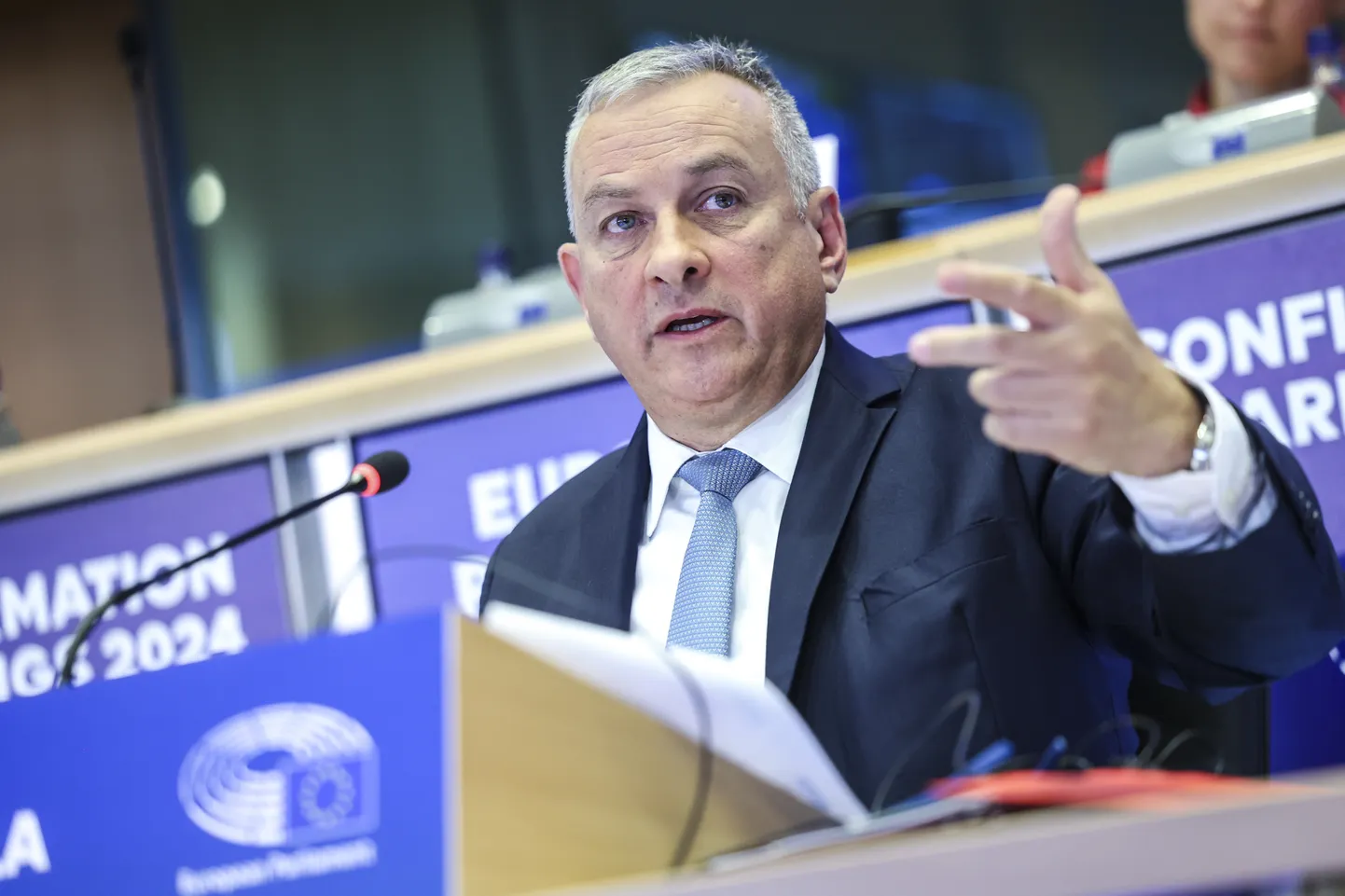 Euroopa Komisjoni uue koosseisus rahvusvaheliste partnerluste volinikukandidaat Jozef Síkela täna Brüsselis saadikutele aru andmas.