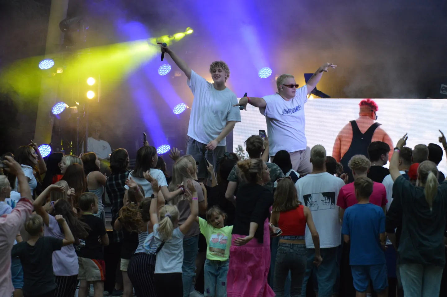На предыдущем рэп-фестивале молодежь заводили среди других Clicherik & Mäx. В тот раз перед публикой выступили в общем 11 молодых рэперов и рэп-групп.