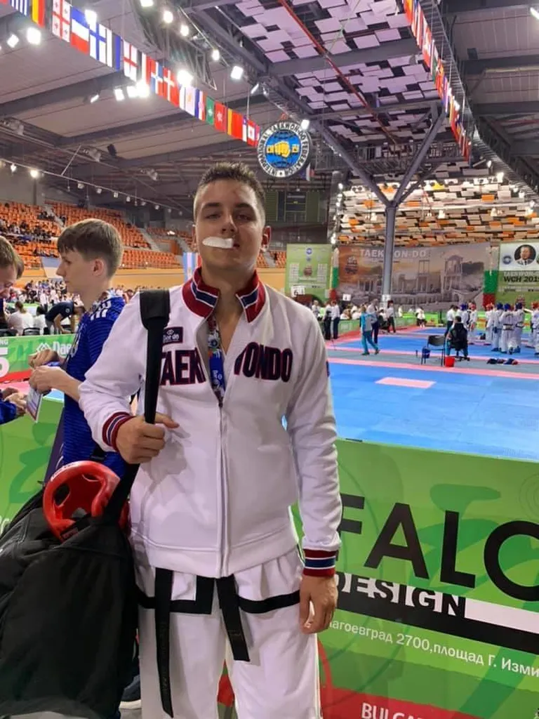 Aleksander Savtšuk teenis MMil pronksi 14–15aastaste kehakaalus 75+ juunioride sparringus.