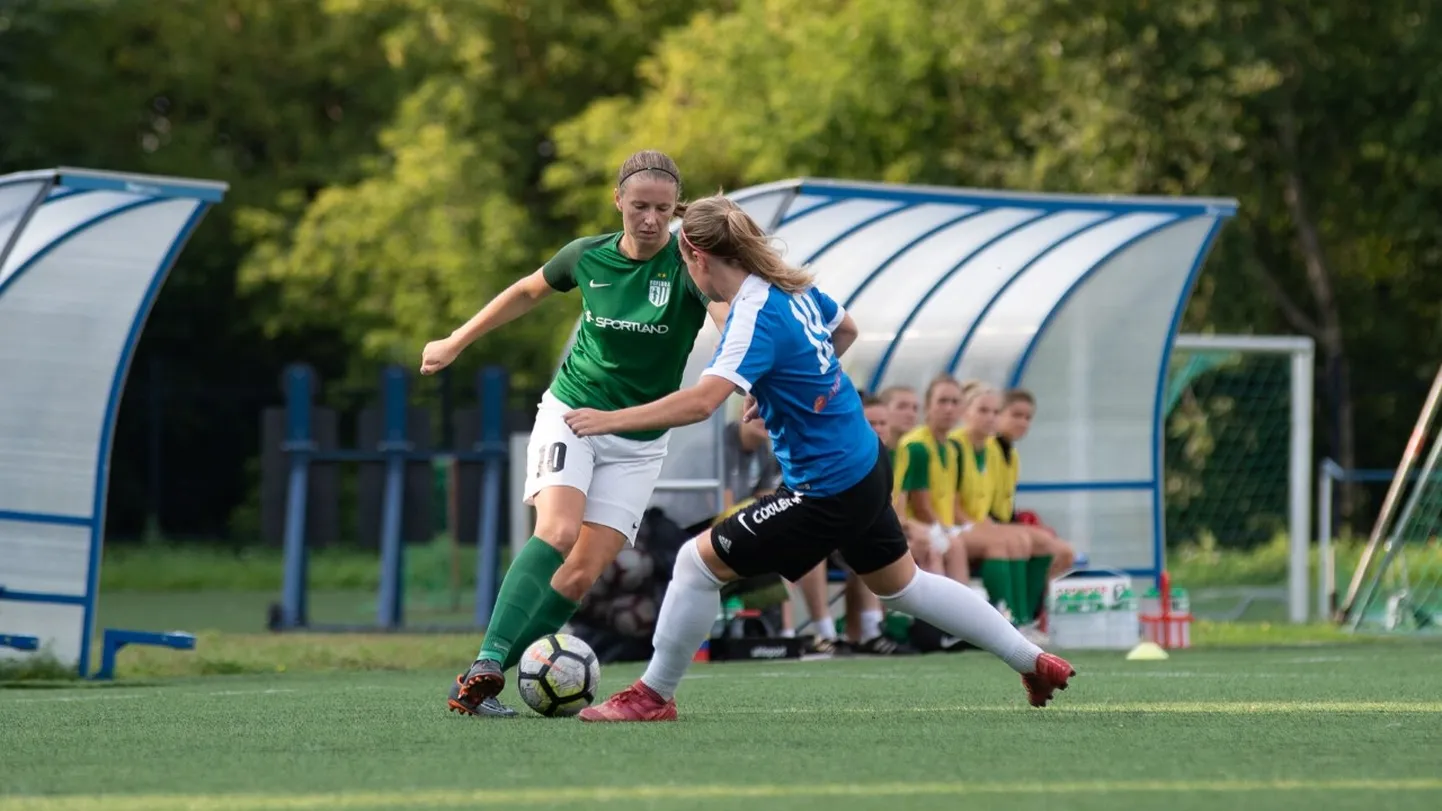 FC Flora mängija Silja Goroško (vasakul).