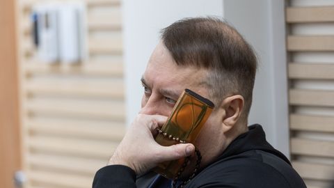 Riigireetmise eest pikka vanglakaristust kandev Aivo Peterson sattus haiglasse