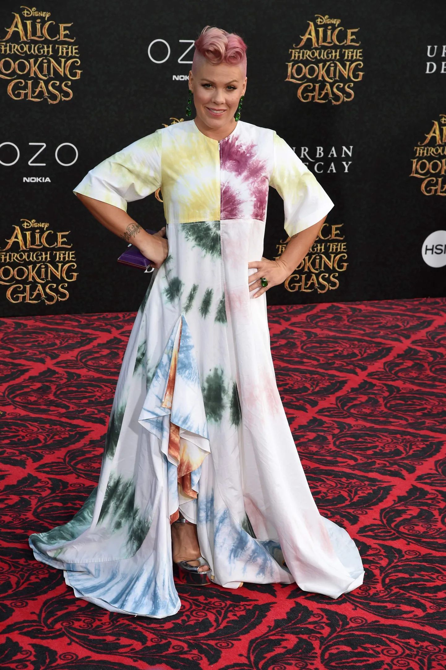 Singer-songwriter Pink attends the premiere of Disney's 'Alice Through The Looking Glass at the El Capitan Theatre on May 23, 2016 in Hollywood, California. / AFP PHOTO / Robyn BECK