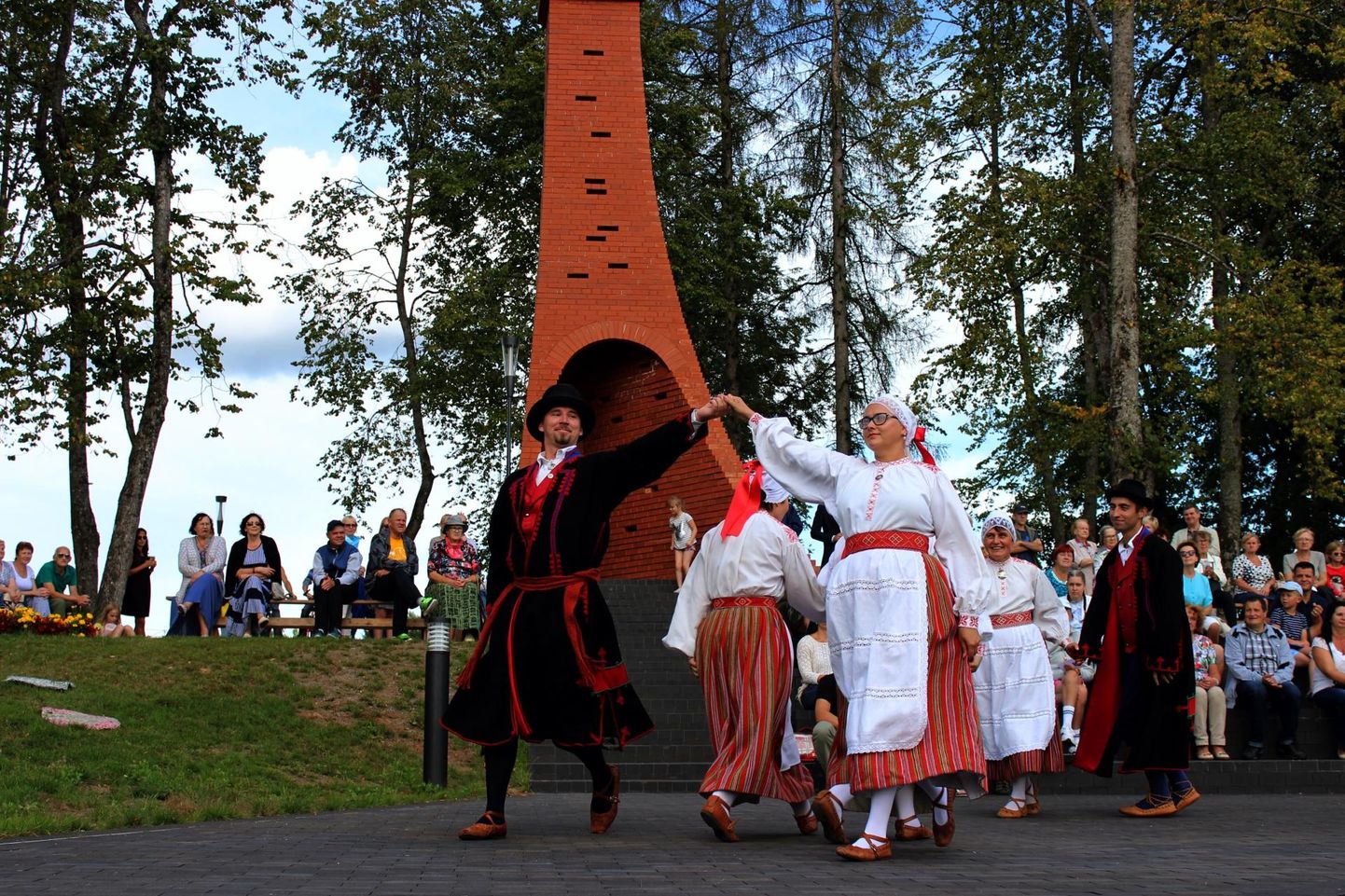 Tõrvas tähistati Eesti Vabariigi 28. taasiseseisvumise aastapäeva.