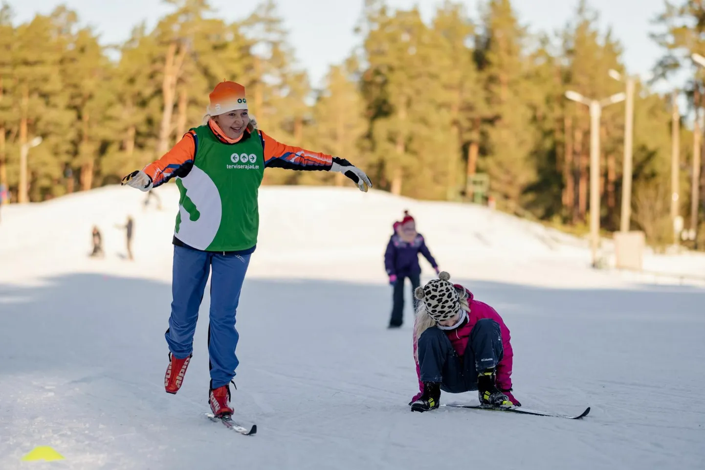 Suusaliidu eestvedamisel korraldatud murdmaasuusatamise tundides jagus mullu Jõulumäel treener Anu Taveterile õpilasi mitmeks päevaks.