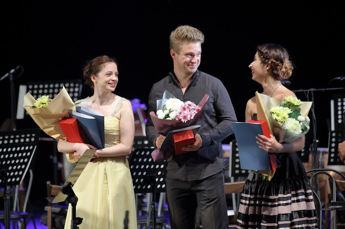 Vasakult: Galina Benevitš 2. koht, Boriss Stepanov (tenor) ja Jevgenia Assanova (metsosopran) – jagavad I kohta. FOTO: Vladimir Postnov