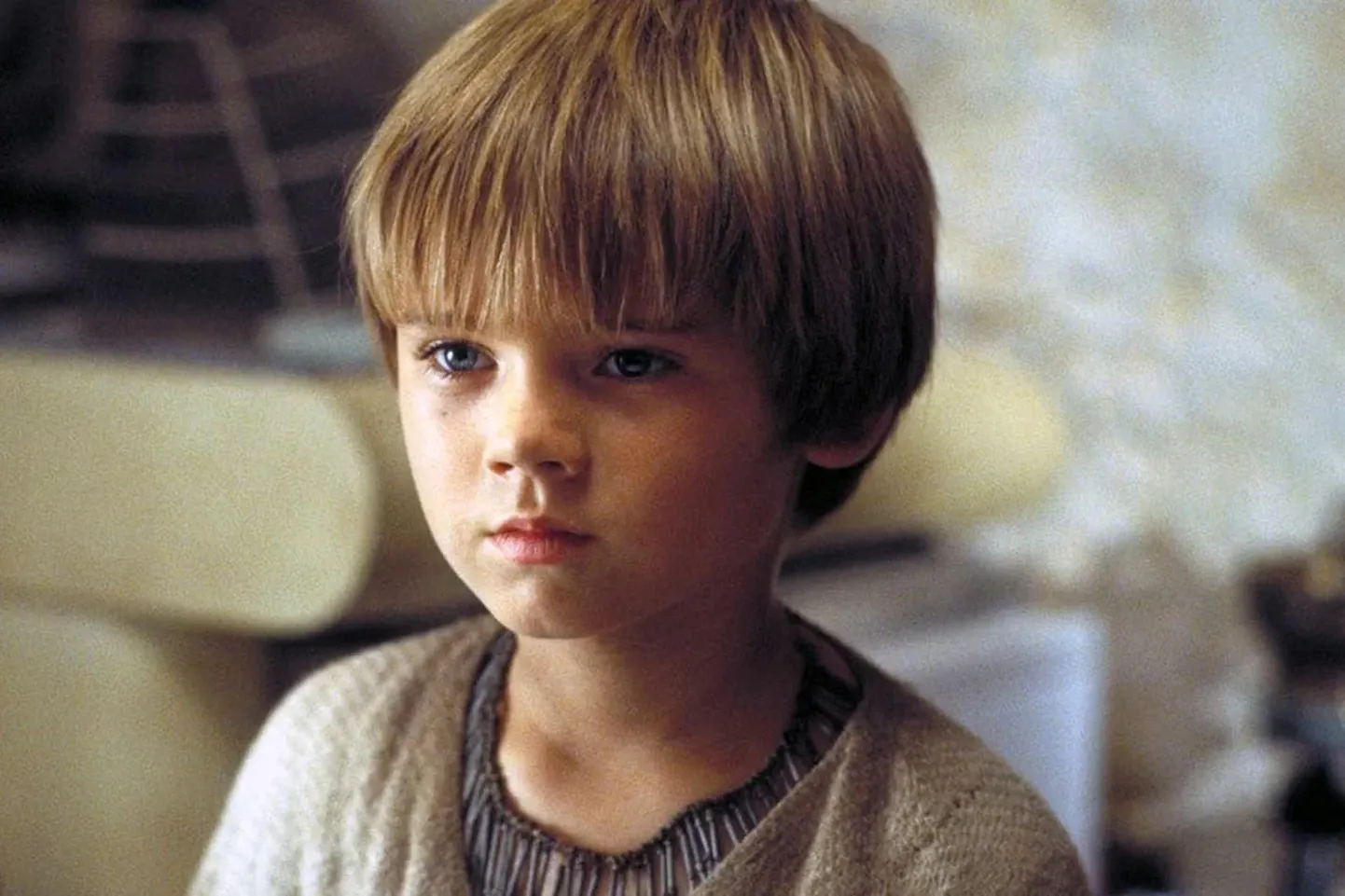 1999. aastal ilmunud «Tähesõjad: Osa 1 - Nähtamatu oht» räägib loo noorest Anakin Skywalkerist, kellest kujuneb Darth Vader. Väikest Skywalkerit kehastas Jake Lloyd, kelle näitlejakarjäär lõppes sama kiiresti, kui algas.