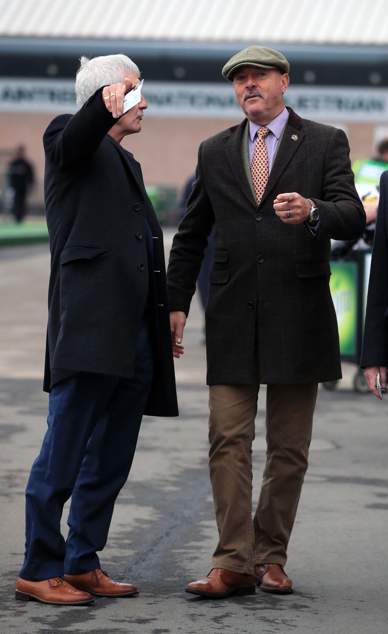Bruce Grobbelaar (paremal) tänavu kevadel.