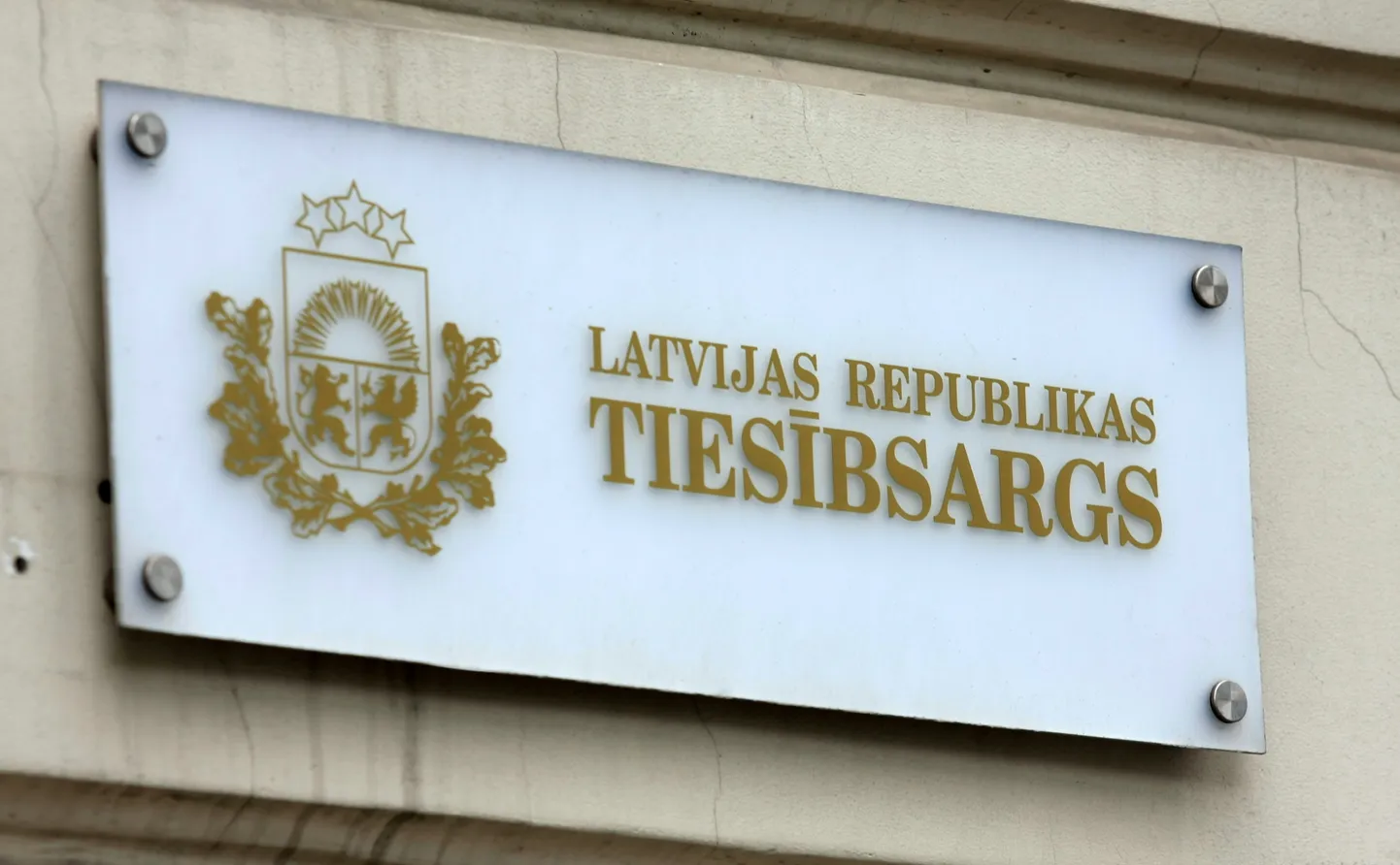 Latvijas Republikas Tiesībsarga biroja izkārtne.