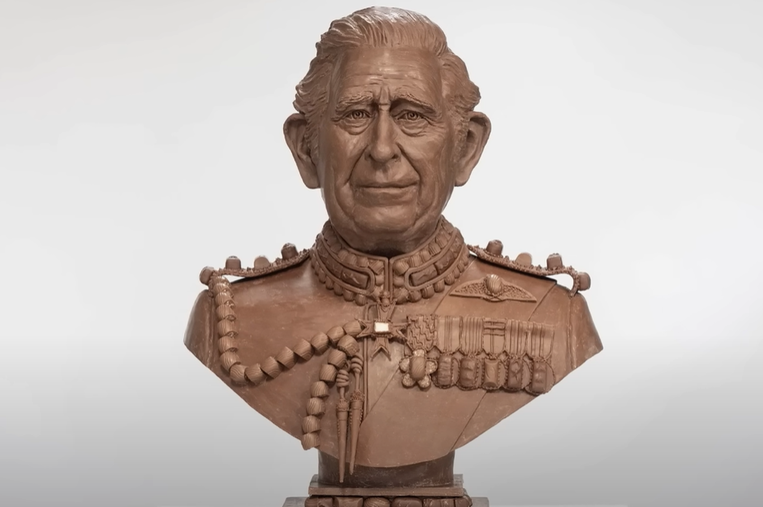 Karaļa Čārlza III šokolādes krūšutēls