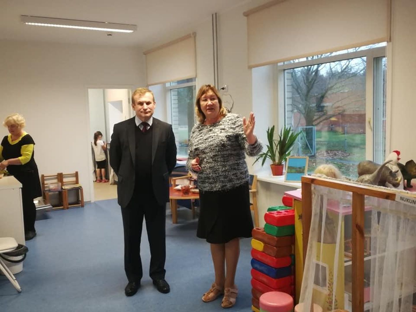 Viru-Nigula valda külastas Valgevene suursaadik Vyacheslav Kachanov. Muu hulgas kohtus ta Aseri kooli direktori Eha Polluksiga.