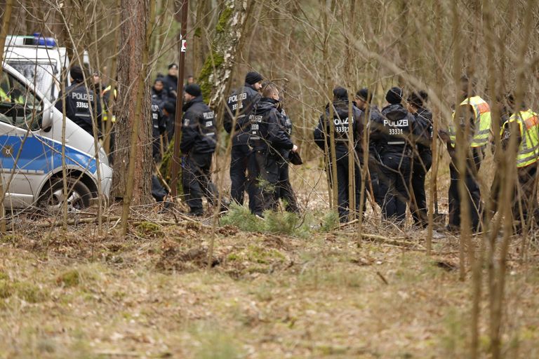 Laupäeval otsisid politseinikud Rebecca võimalikku surnukeha Berliinist enam kui 60 kilomeetri kaugusel asuva väikelinna Kummersdorfi lähedal.