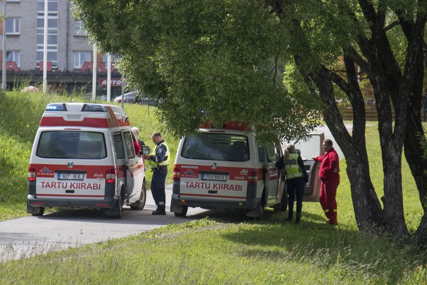 Kuigi päästjad jõudsid õnnetuskohale tähelepanuväärselt kiiresti, ei õnnestunud 32-aastase mehe elu haiglas päästa.