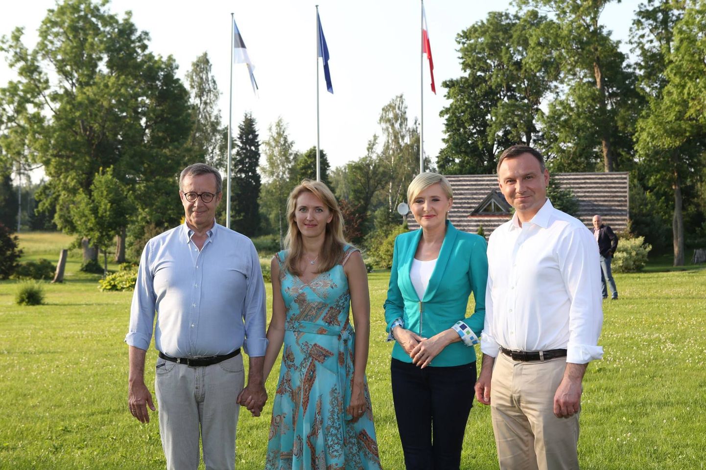 Президент Эстонии Тоомас Хендрик Ильвес и его супруга Иева Ильвес встретились на хуторе Эрма с первой парой Польши