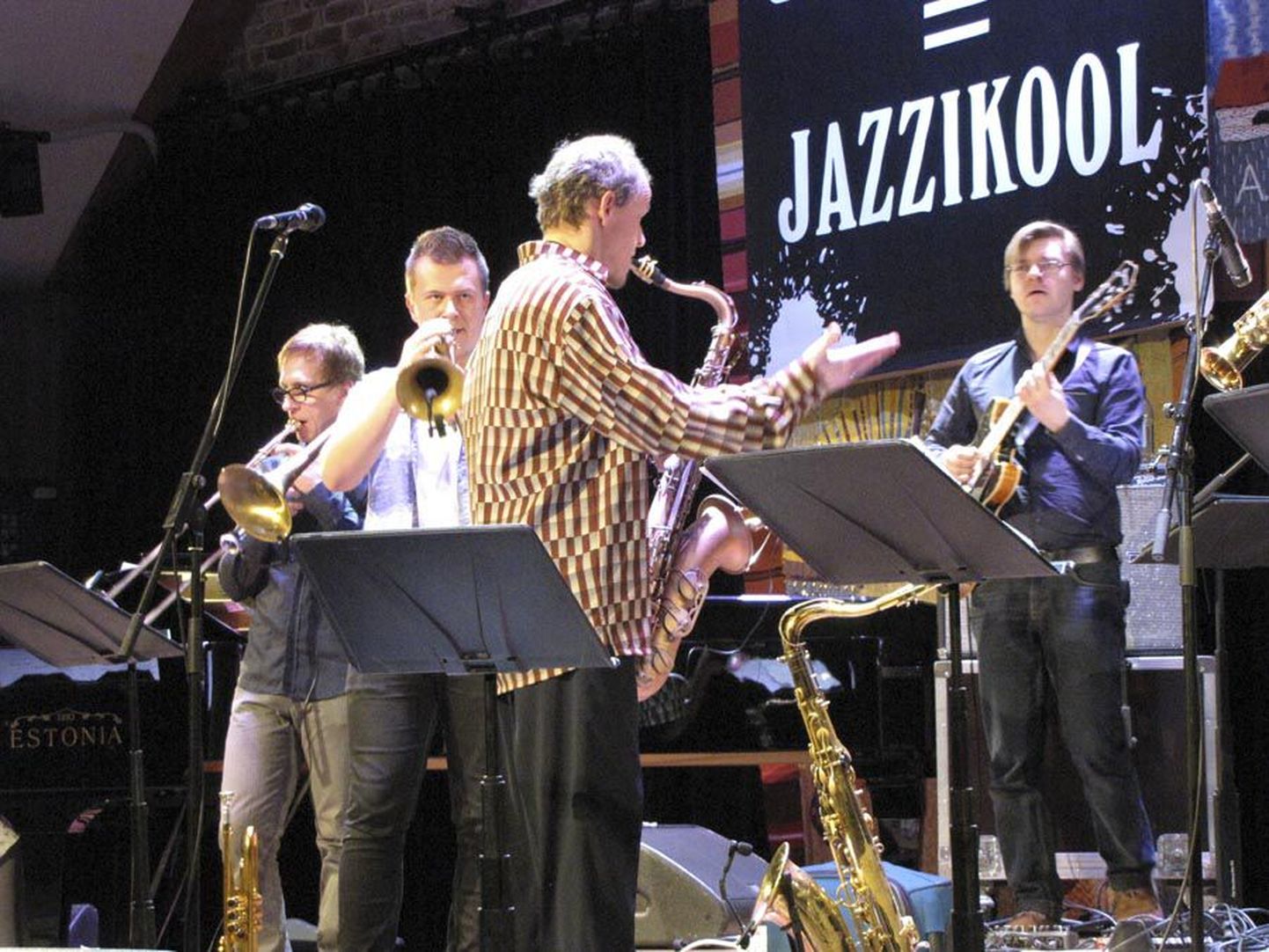 Raul Söödi Deeper Sound esines 11. festivali «Kooli­jazz=­Jazzikool» külalisena Viljandis.