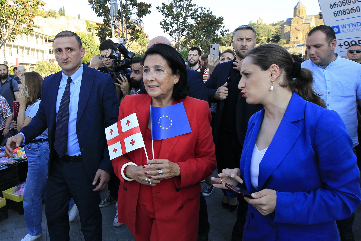 Gruusia president Salomé Zurabišvili võttis mullu 16. juunil osa pealinnas Thbilisis aset leidnud rahvakogunemisest, millega toetati riigi pürgimist Euroopa Liitu.