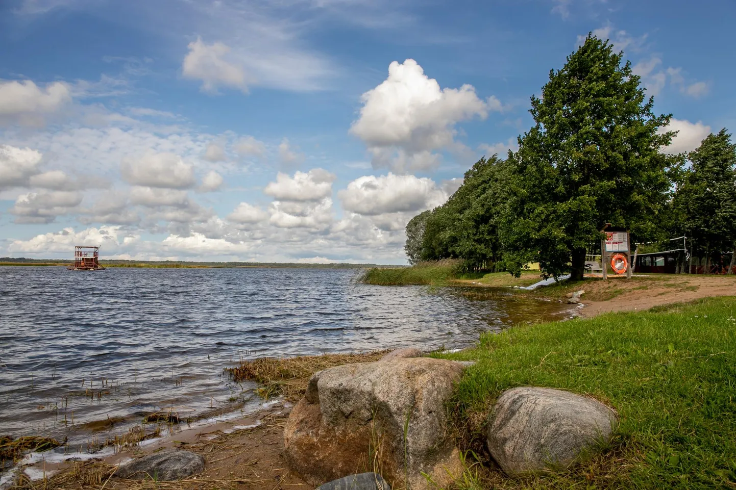 Ermistu järv.
