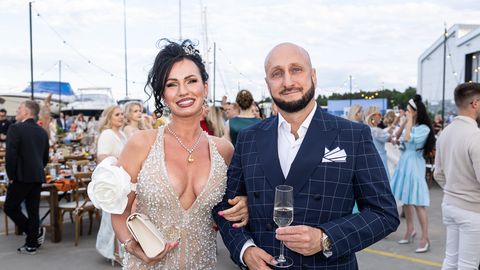 FOTO ⟩ Kas märkad erinevust? Marek Nõmmik jäi Silvia Ilvese esilinastuspeol silma uue särava naeratusega