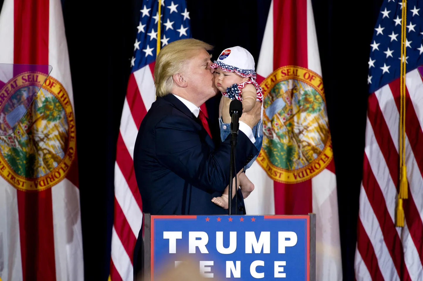 Donald Trump beebiga.