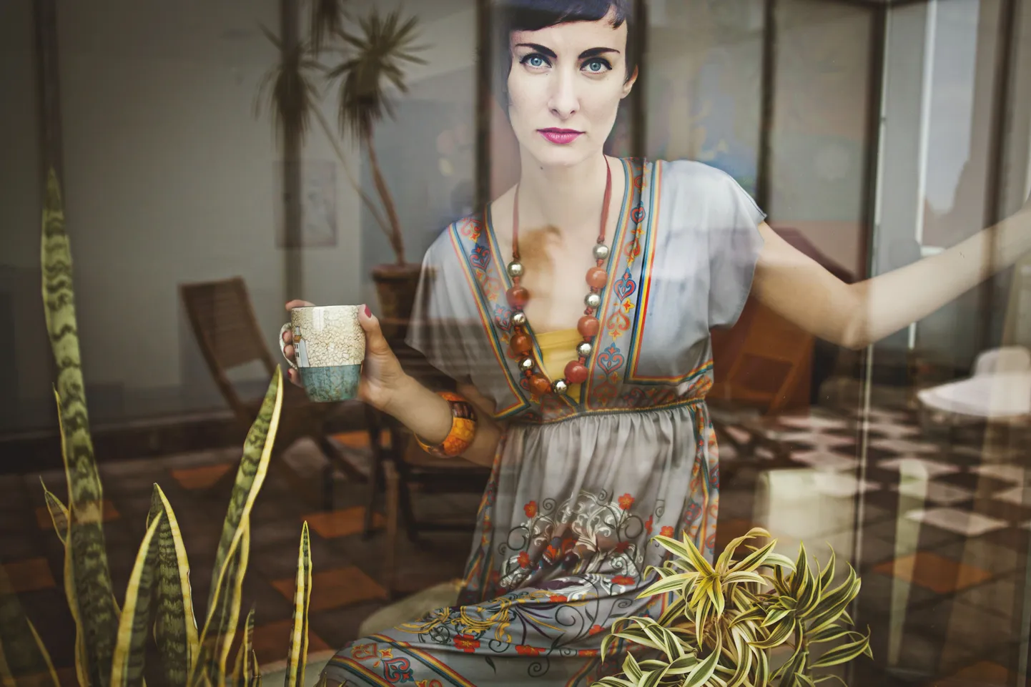 Hing MIURIO taga: Rita Assor.