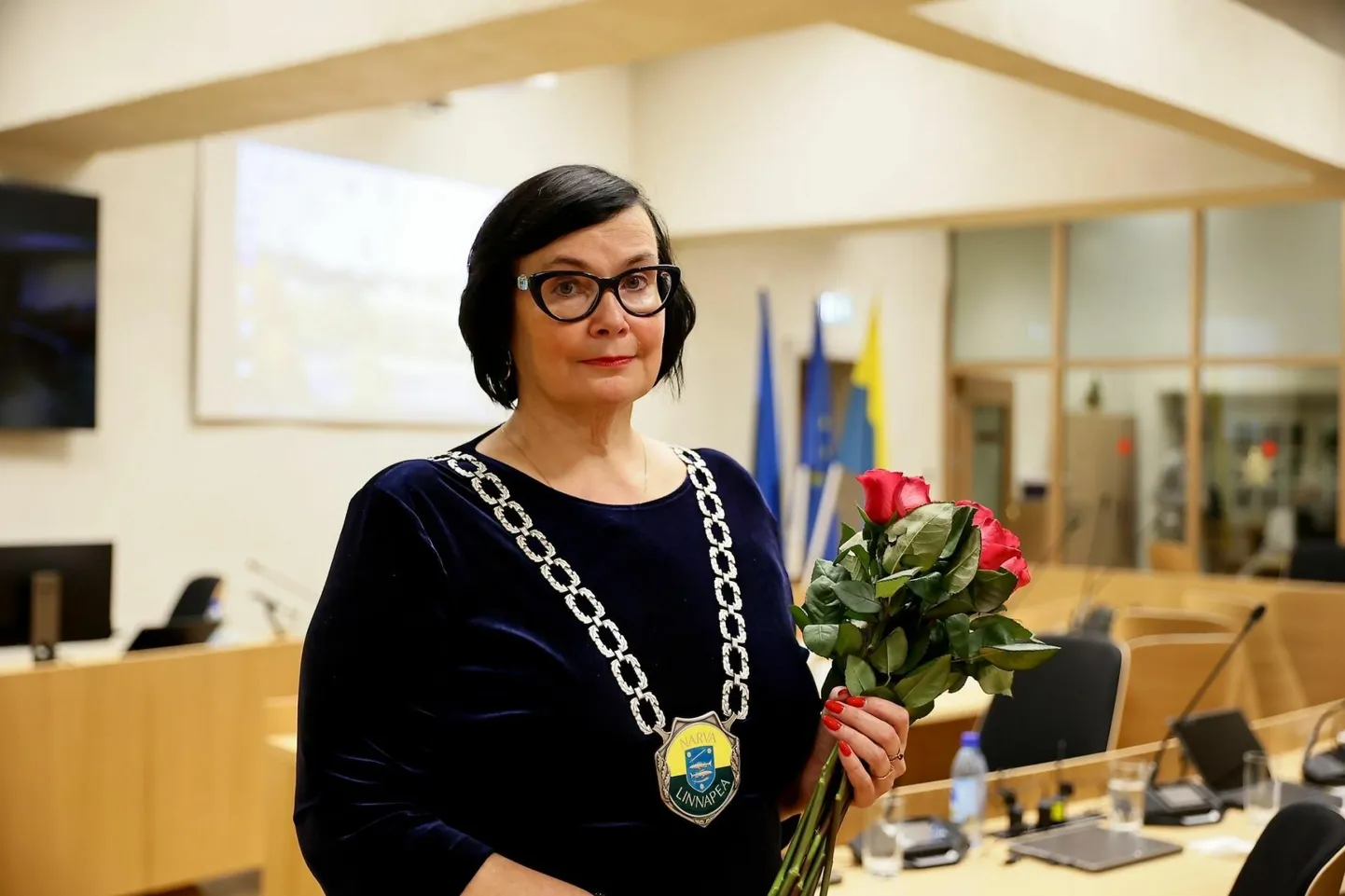 Katri Raik sai laupäeva õhtul kolmandat korda kaela Narva linnapea ametiraha.
