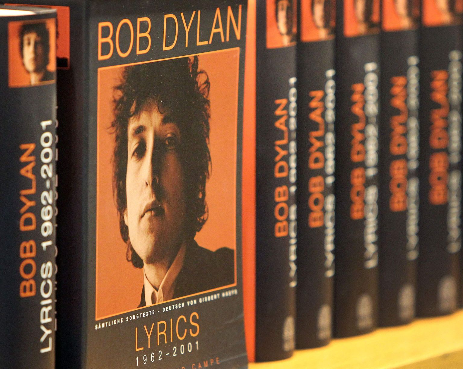 Bob Dylani raamat, mille eest ta sai Nobeli kirjanduspreemia