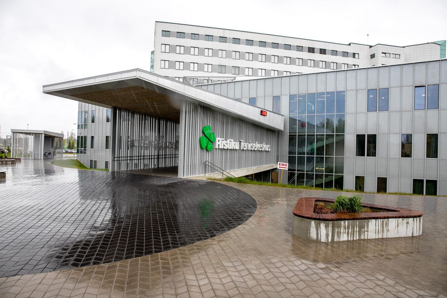 Suurem osa Pärnu elanikest saab esmatasandi arstiabi Räämalt Ristiku tervisekeskuse perearstidelt.