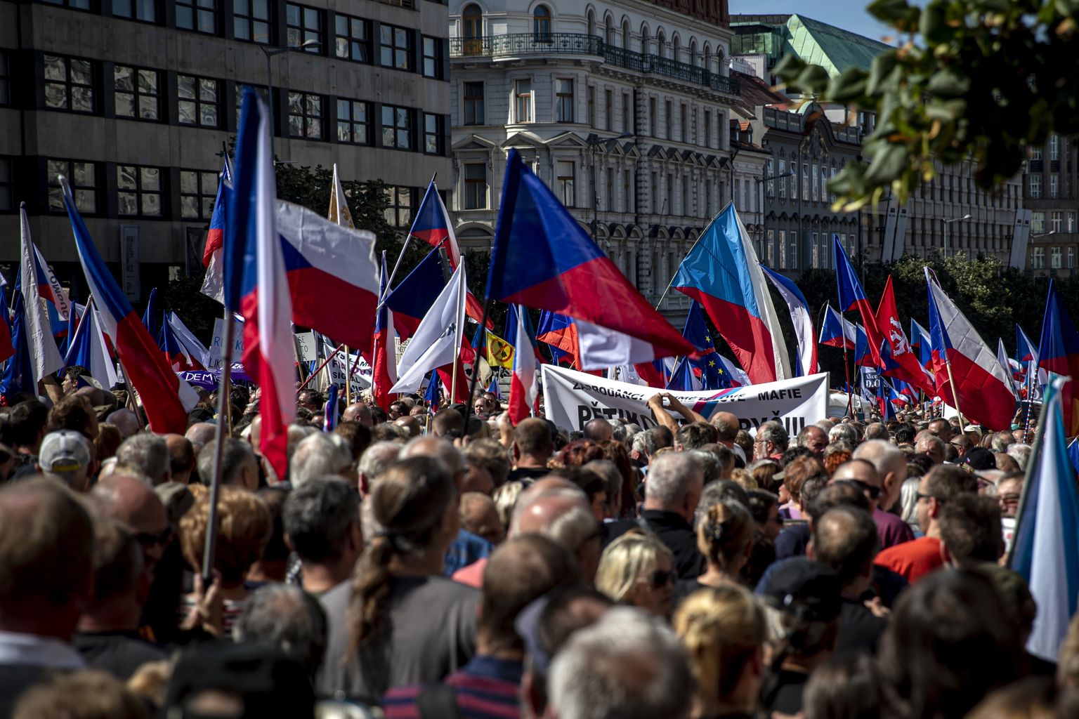 Антиправительственный митинг в Праге, 3 сентября.
