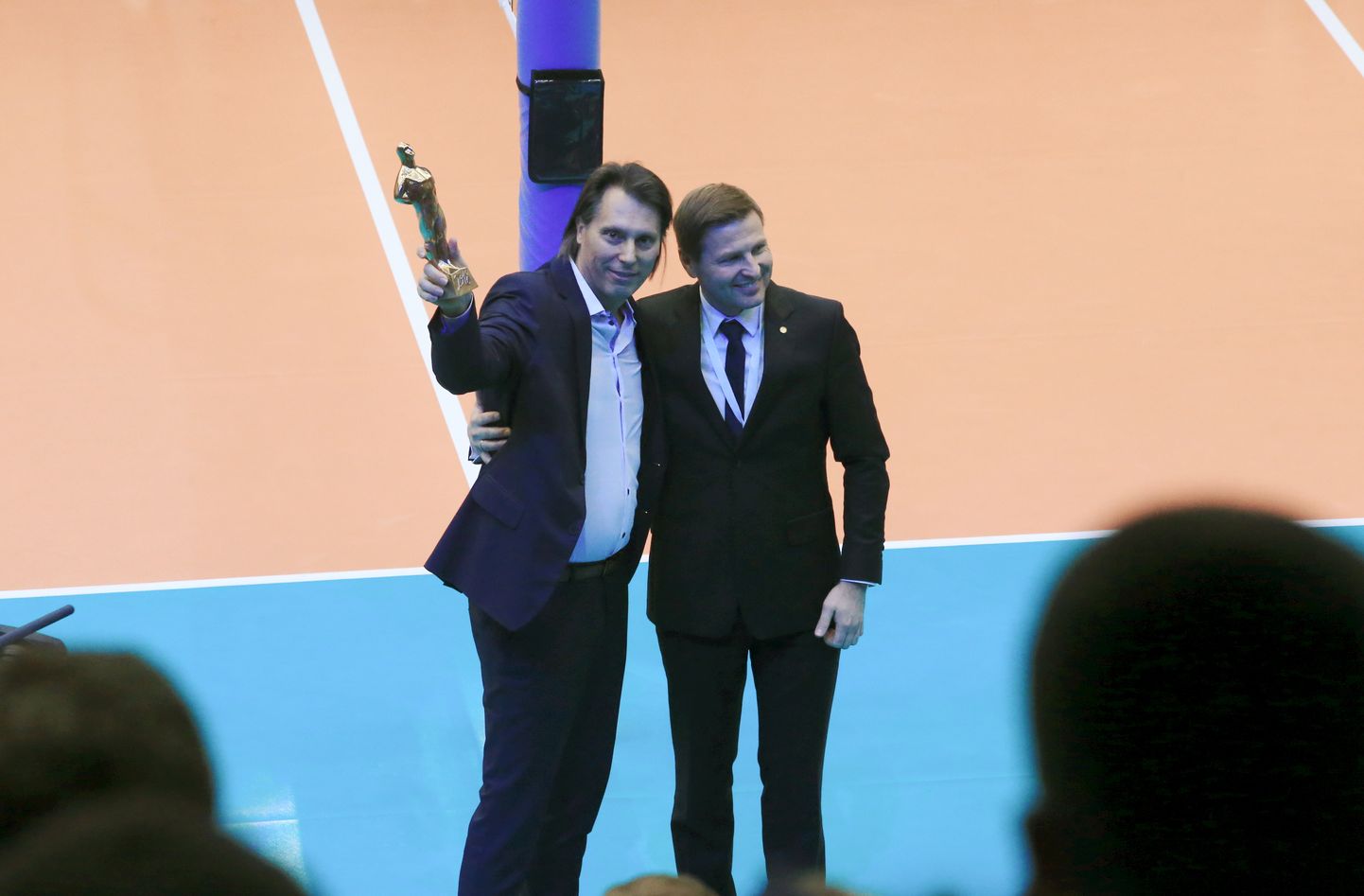 Gheorghe Cretu (vasakul) ja Hanno Pevkur - kas edasi kaelakuti või mitte?