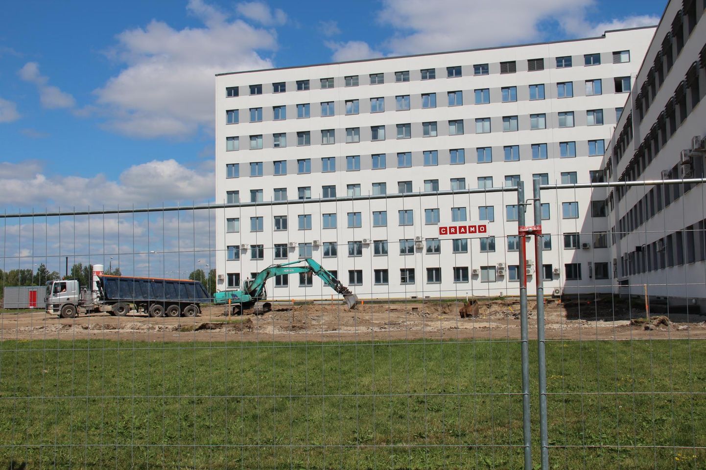Kopp on Pärnu haigla esmatasandi tervisekeskuse ehituseks maasse löödud.