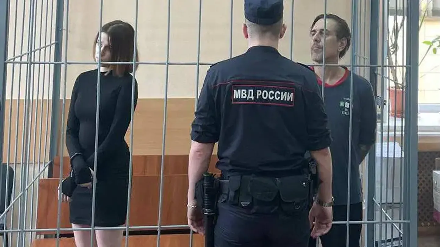 Вероника Грабанчук и Майкл Трэвис Лик в зале суда.