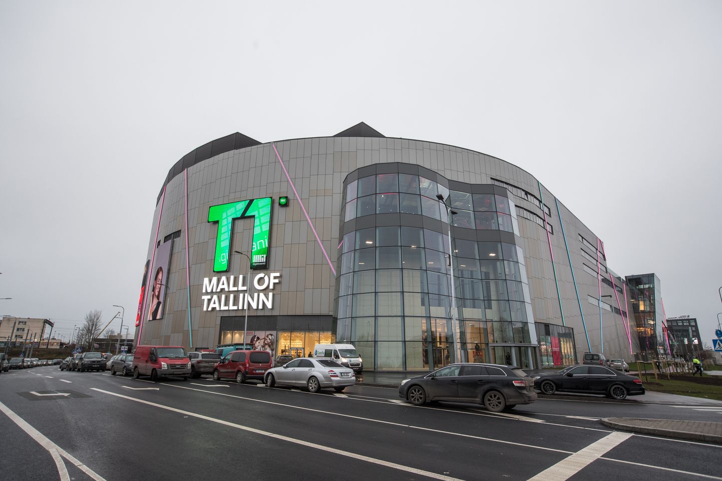 Торговый центр T1 в Таллинне.