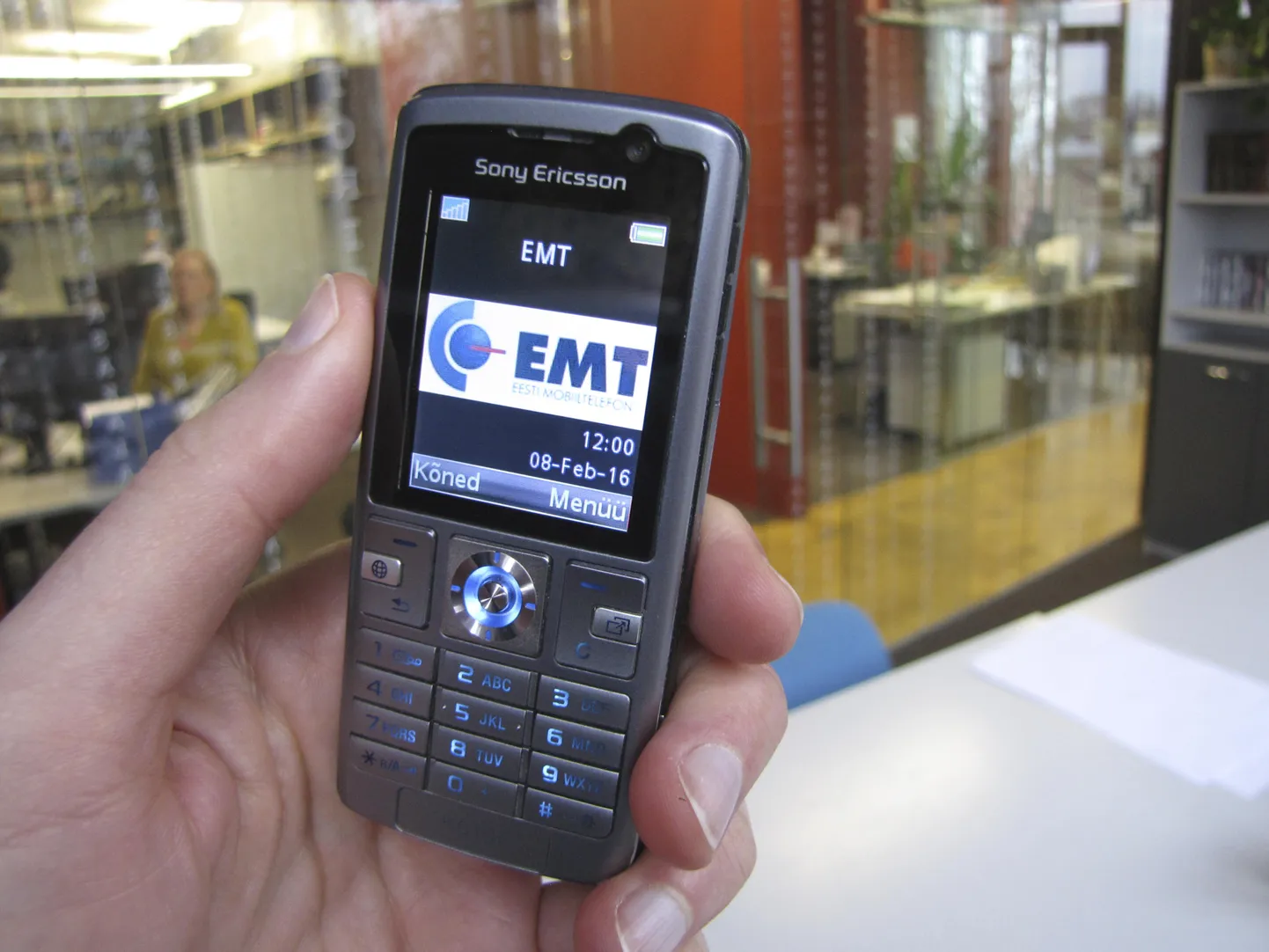 Osa vanu pakette, mis sulgemisele lähevad, pärinevad veel ajast, mil sidefirma Telia kandis EMT nime. Mõni telefon hoidis EMT nimest hiljemgi kinni.