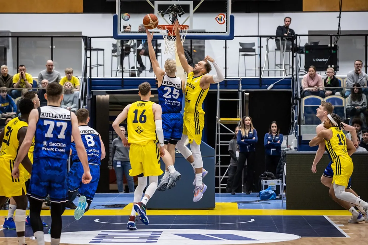 Eesti vs. Rootsi MM-valikmäng 27. veebruaril Malmös Baltiska Hallenis. Viskel Joonas Riismaa.