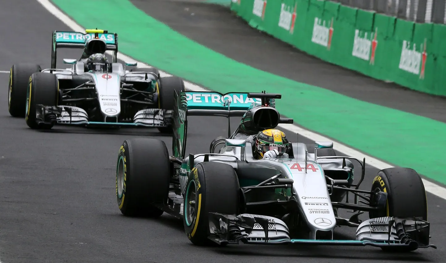 Lewis Hamilton (44) ja Nico Rosberg (6)