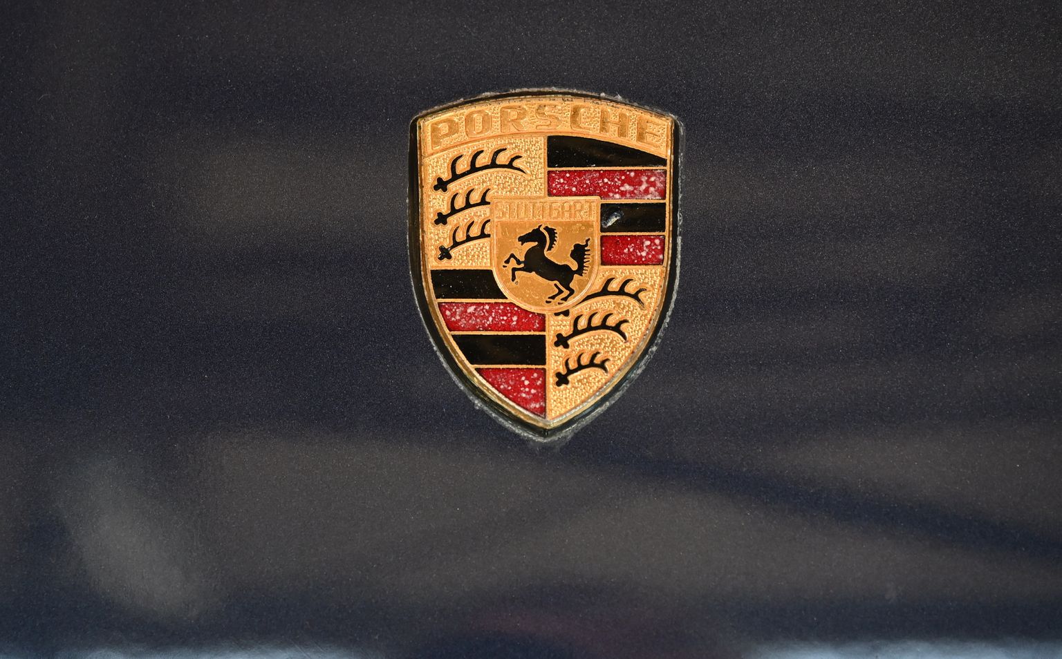 "Porsche" logo