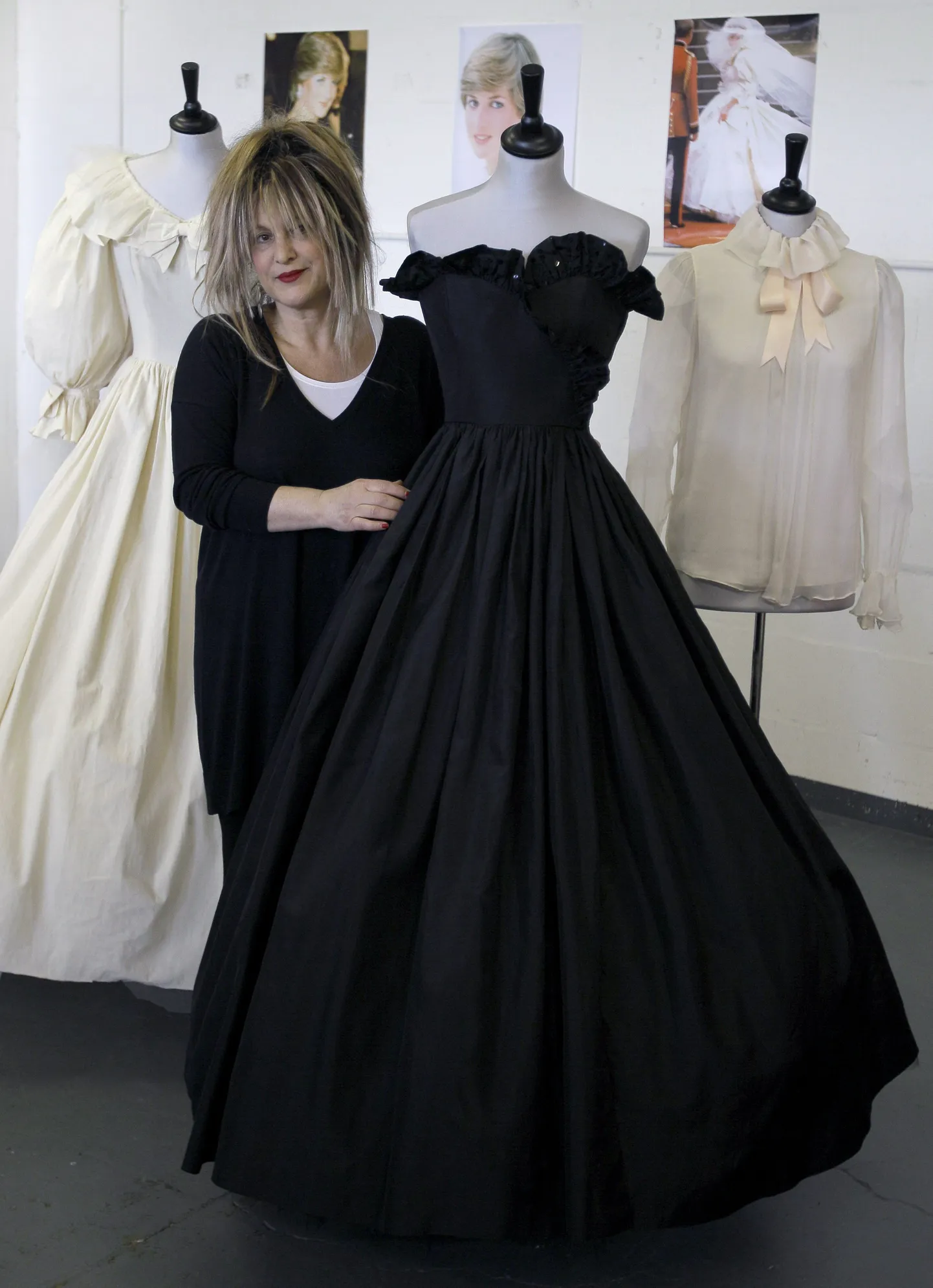 Printsess Diana mustast taftist kleit