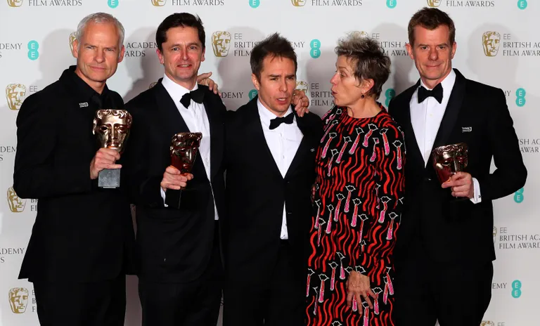 «Kolm reklaamtahvlit linna servas» režissöör Martin McDonagh ning näitlejad Peter Czernin, Sam Rockwell, Graham Broadbent ja Frances McDormand