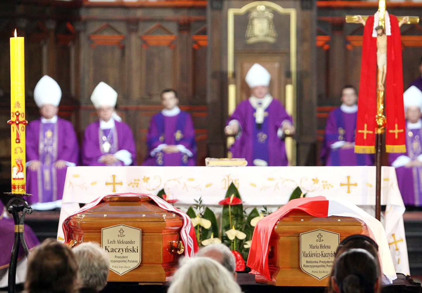 Poola peapiiskop Kazimierz Nycz eilsel matusemissal Varssavi Püha Johannese katedraalis.
