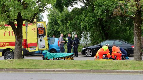 OHTLIK RAKVERE TÄNAV ⟩ Jõhvis naise surnuks sõitnud eakas mees sai karistuse, ratturile otsa sõitnud juht jäi samuti süüdi